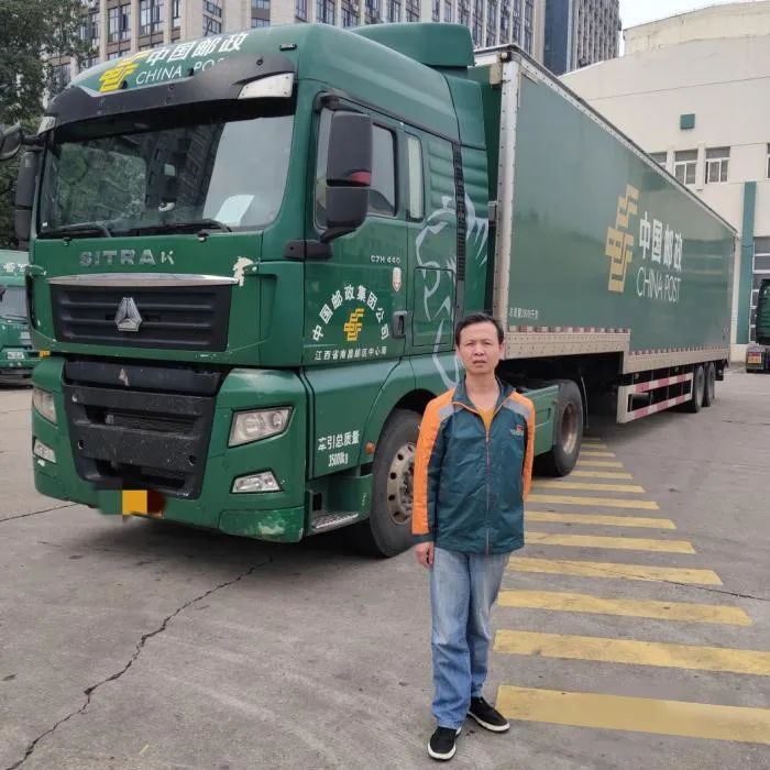 汕耀卡车人|中国邮政周师傅：百万公里连轴转，汕德卡始终是首选！
