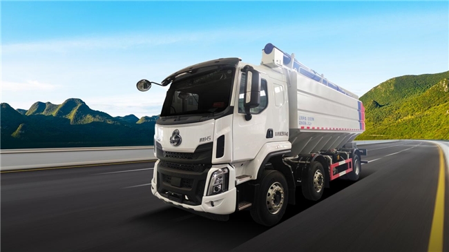 乘龙H5 6X2饲料散装运输车：销冠实力，助你春季开工稳赚