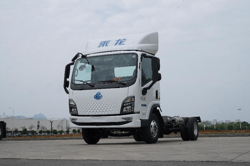 450km续航配超快充 乘龙翼威2大电量轻卡重塑城配物流格局