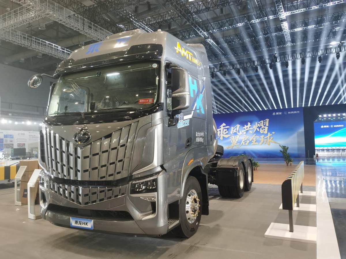 国四置换正当时!乘龙HK LNG牵引车助卡友降本增效赢在起点