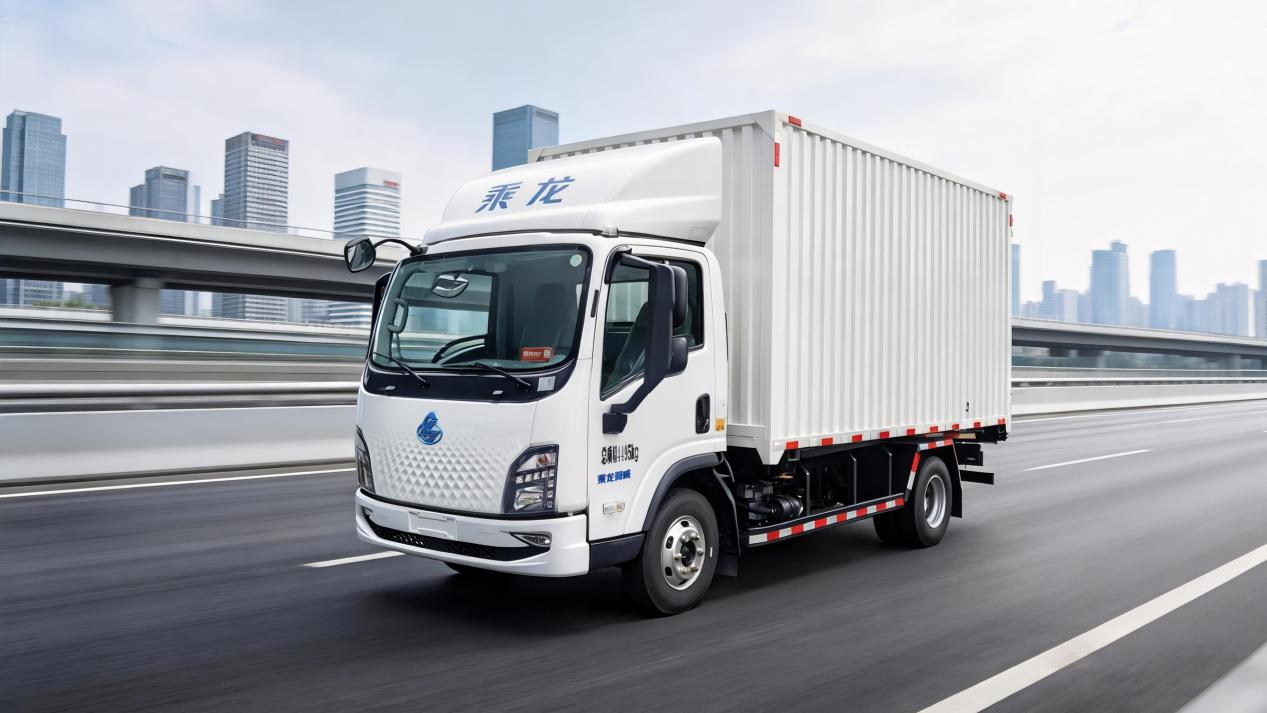 乘龙翼威2城际重载轻卡：比油车更能装、更能跑